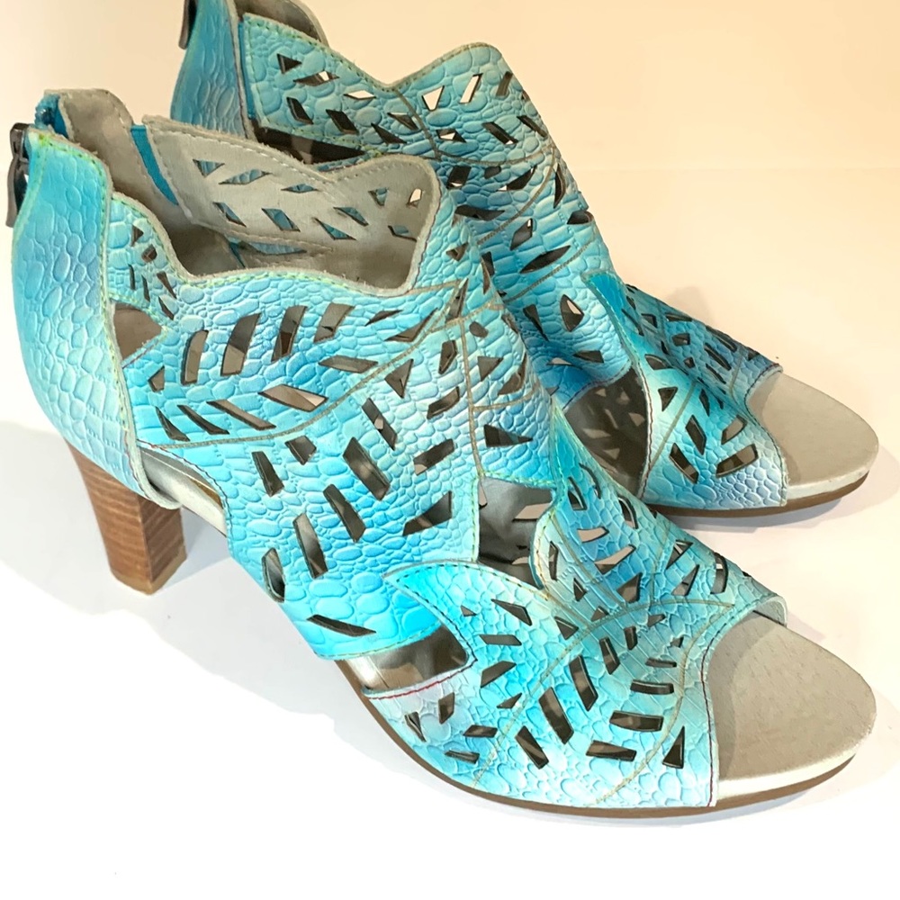 L’Artiste Sandals Blue Leather Cut Out Heels Sz 40